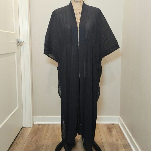 NWOT DR2 Black Sheer Pleated Cover Robe One Size - Picture 1 of 9